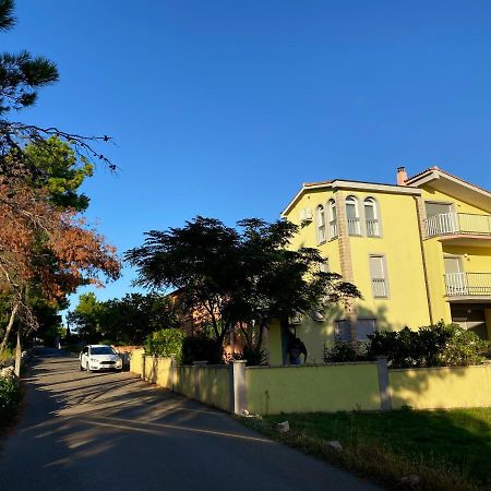 Villa Mena Vir Exterior photo